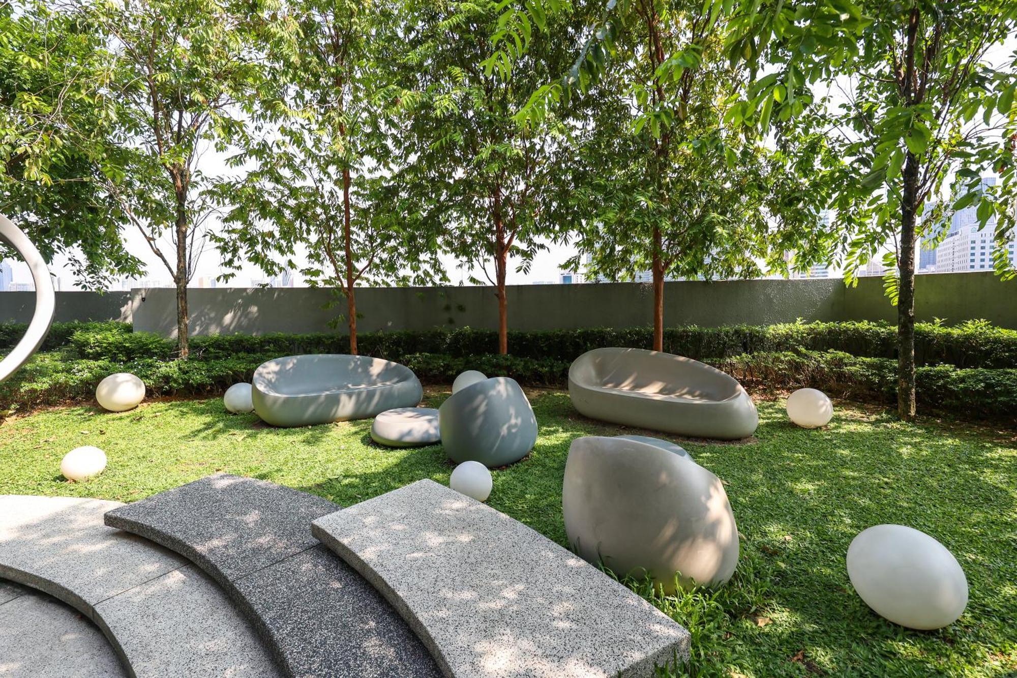 Scarletz Suites By Mykey Kuala Lumpur Exterior foto The Sky Garden